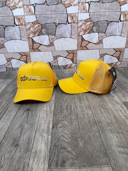 Casquette jaune Adidas tendance