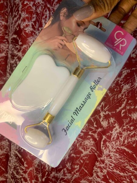 Rouleau de massage facial en jade