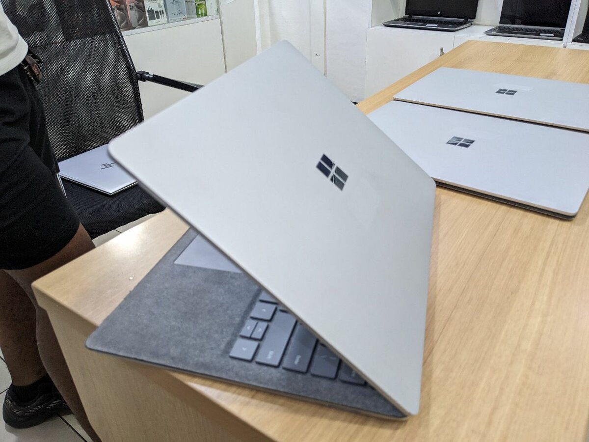 Microsoft Surface Laptop