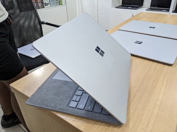 Microsoft Surface Laptop