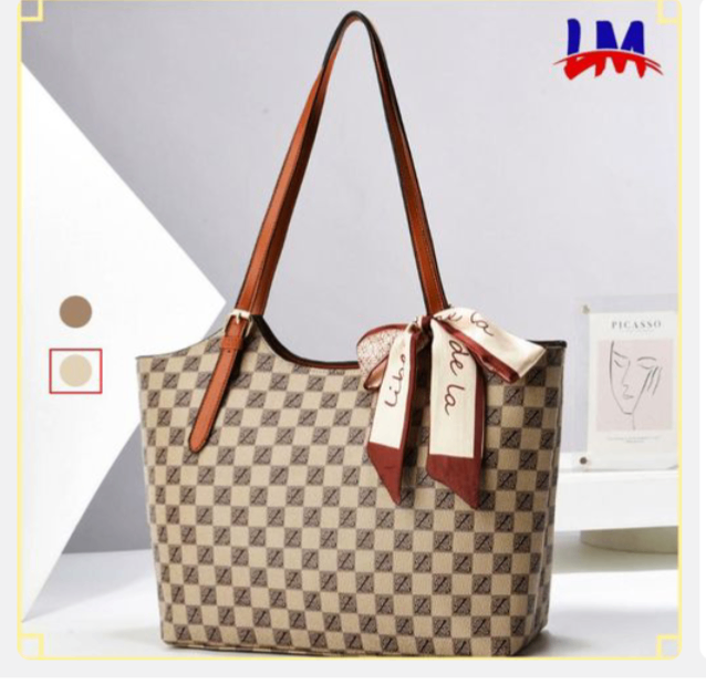 Sac cabas élégant à motif carreaux