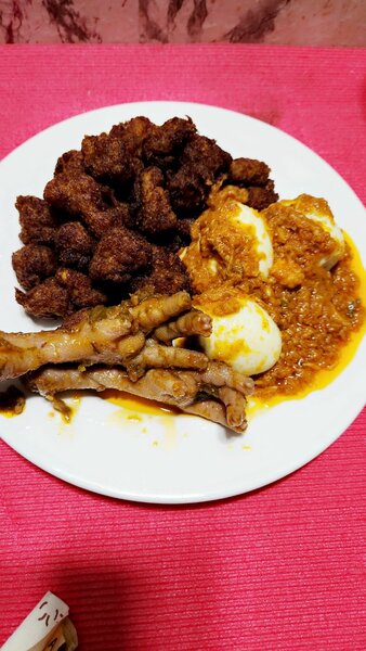 Claclo +œufs +pattes de poulet