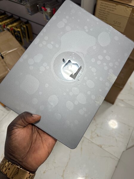 MacBook Air m2 screen replacement