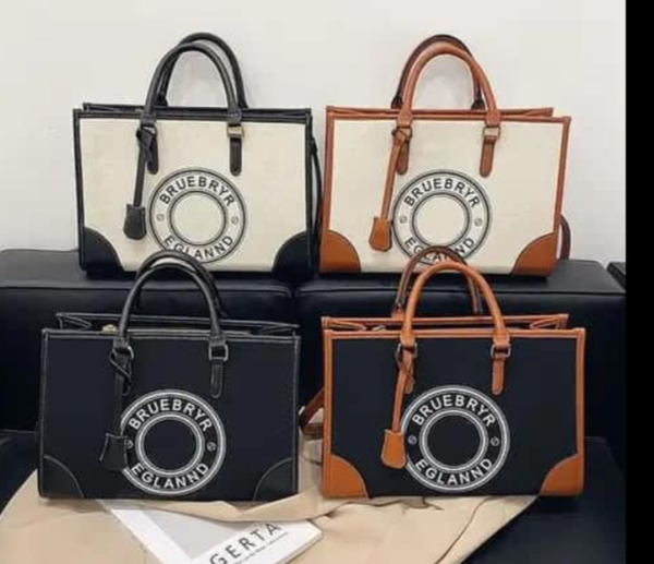 Il y a de jolis sacs pour