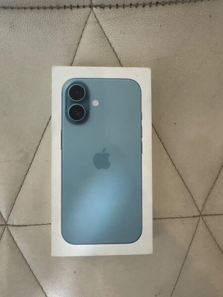 iPhone 16 simple