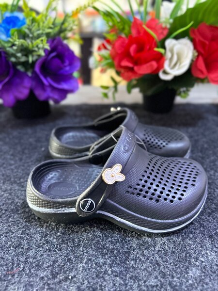 Kids crocs