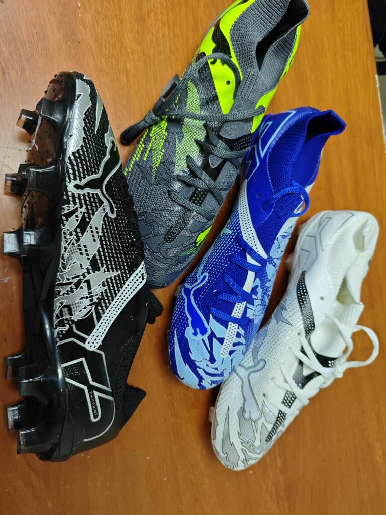 Chaussures de foot légères