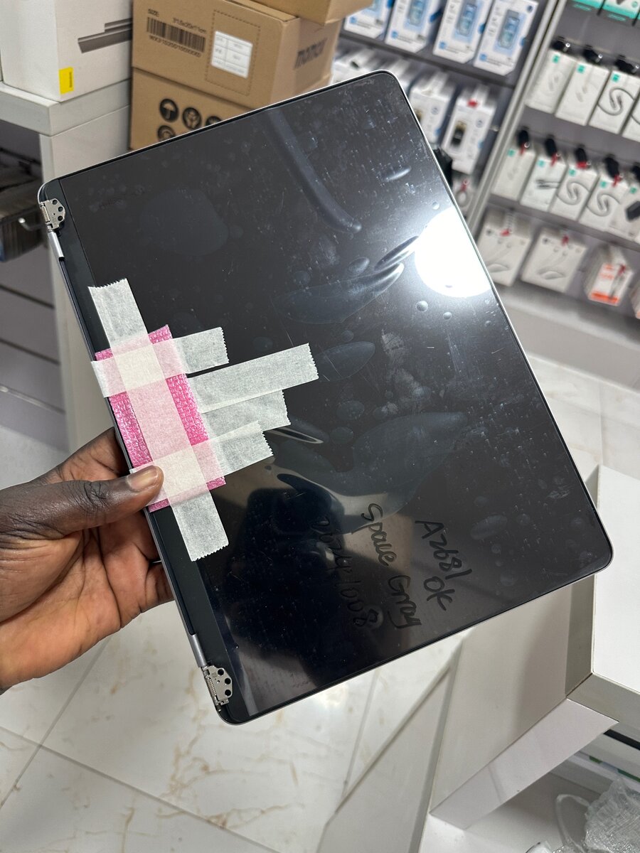 MacBook Air m2 screen replacement