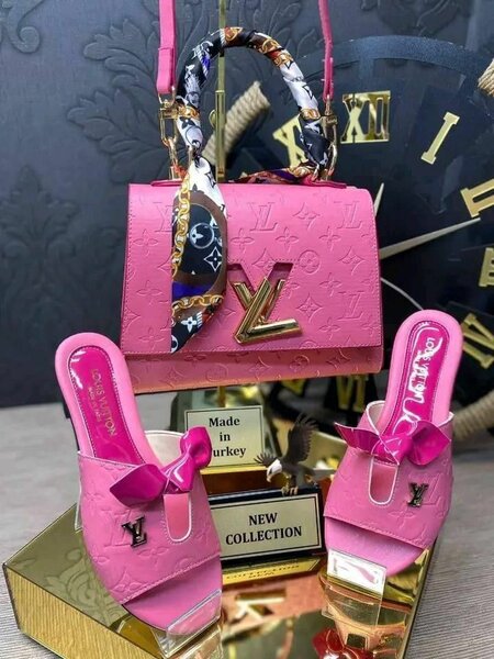 Sac et Mules Roses Élégants