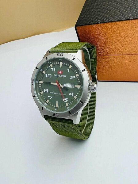 Montre Swiss Army verte neuve coffret + bracelet