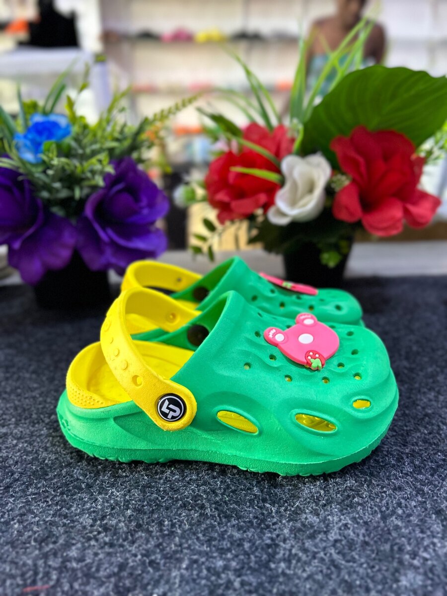 Kids crocs