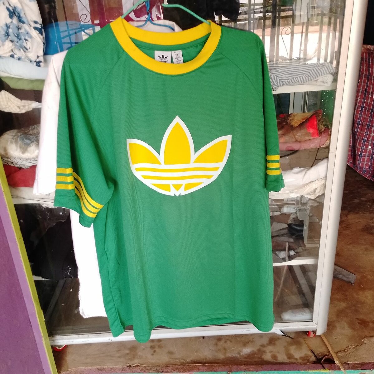 T-shirt vert Adidas 03