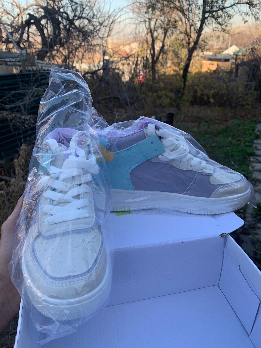 Кеды, кроссовки женские