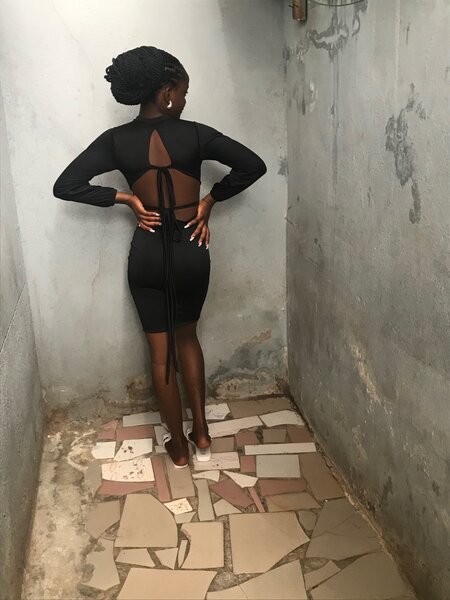 Robe noire moulante chic