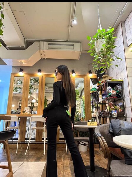 джинсы клеш и кофта