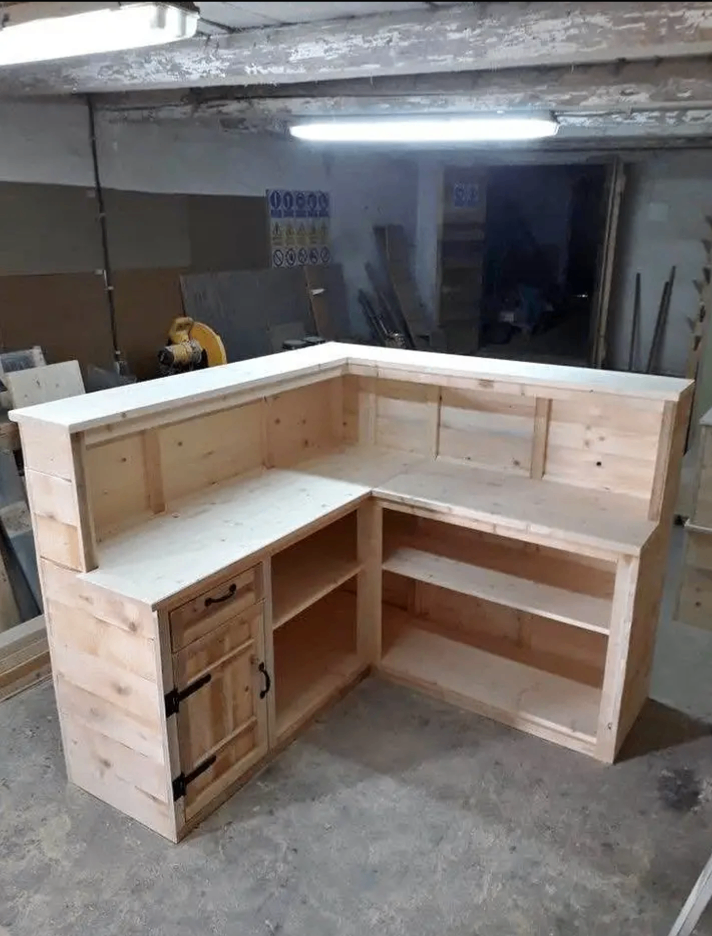 Bibliothèque en bois moderne