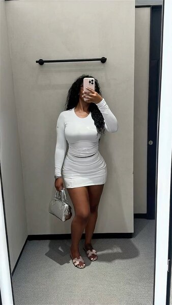 Robe blanche moulante élégante