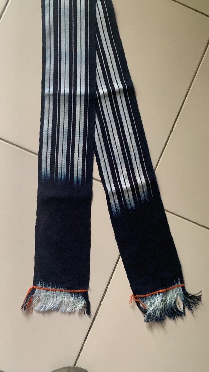 Écharpe en laine rayée élégante