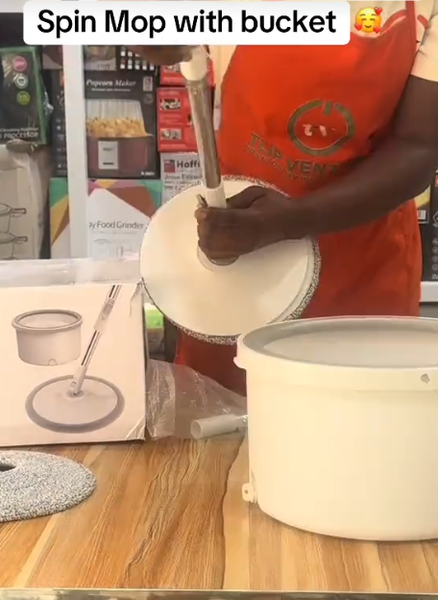 Spin mop with bucket