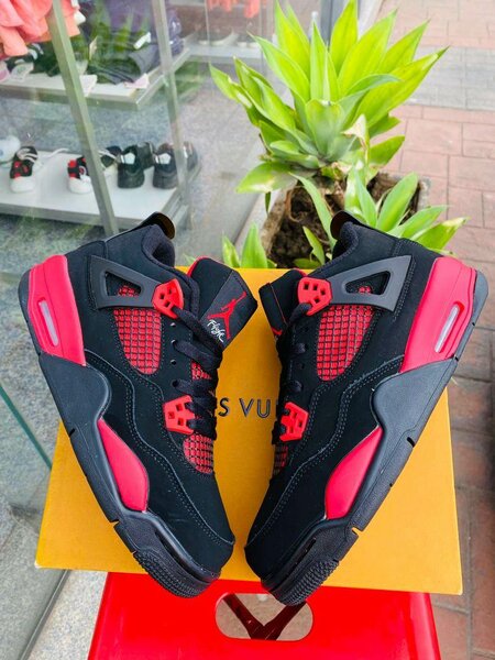 Jordan 4's
