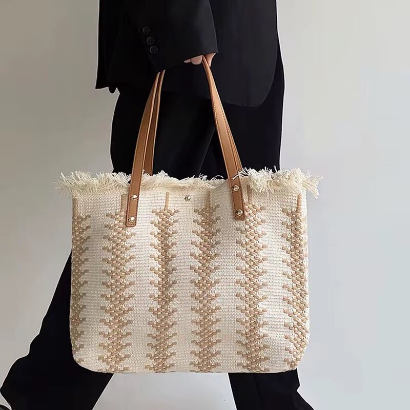 Sac cabas en paille tissée