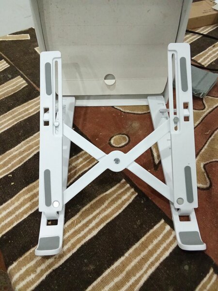 Support pliable pour ordinateur portable