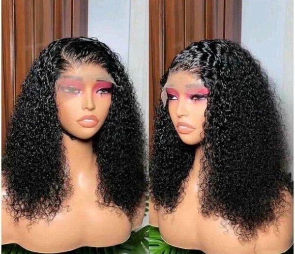 Perruque ondulée en dentelle