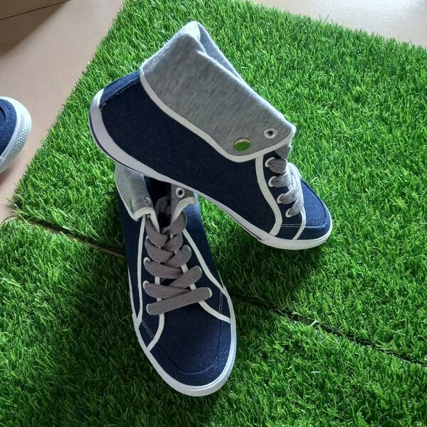 Brand new jean city walk sneakers just arrived from Germany