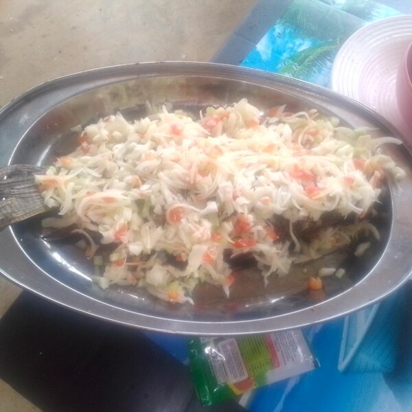 Poisson grillé avec légumes