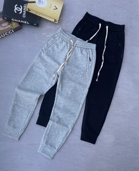 sweatpants made of thick cotton