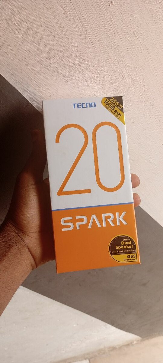 Tecno spark 20