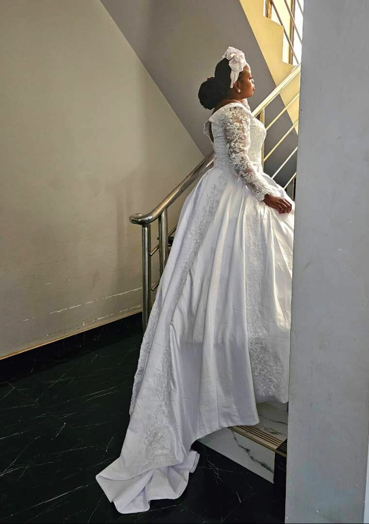 Luxury wedding dress