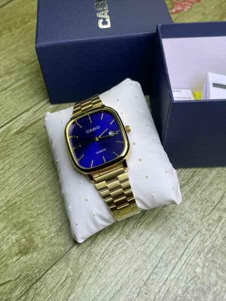 Montre Casio Dorée Élégante