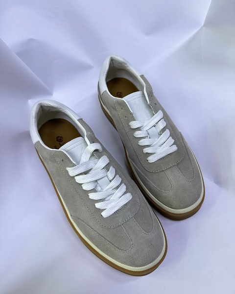 Кроссовки серые