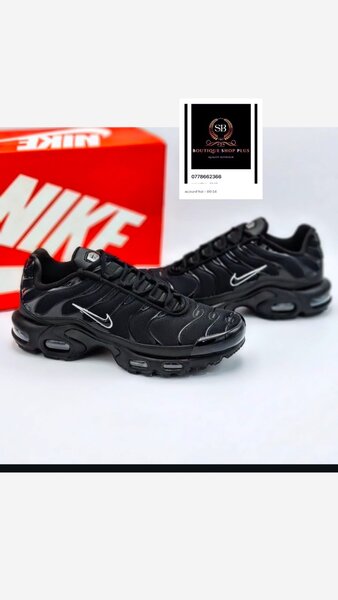 Basket nike tn authentique avec sa boîte