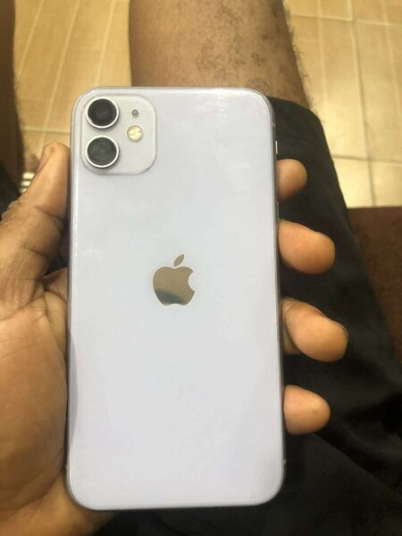 iPhone 11  64 gig