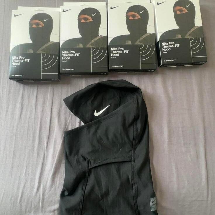 Nike Pro Therma-FIT Hood