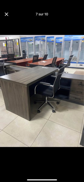 Bureau exécutif moderne