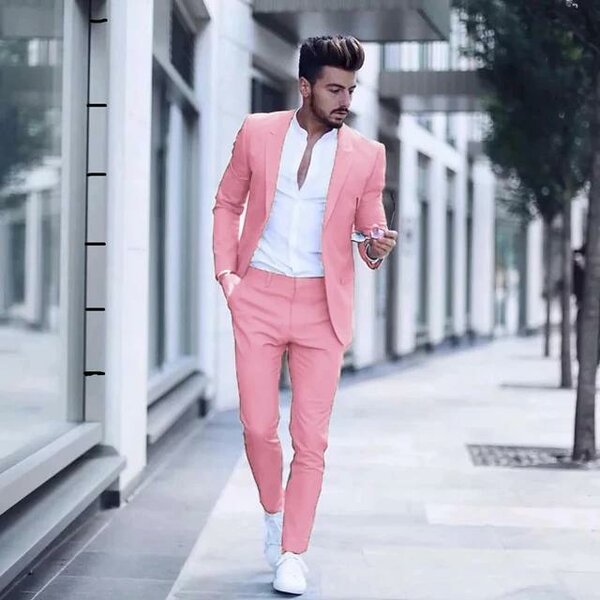 Costume rose tendance homme