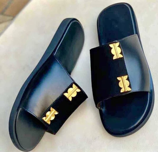 Sandales en cuir noires