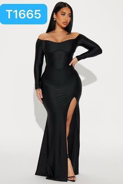 Robe Noire Élégante Fendue