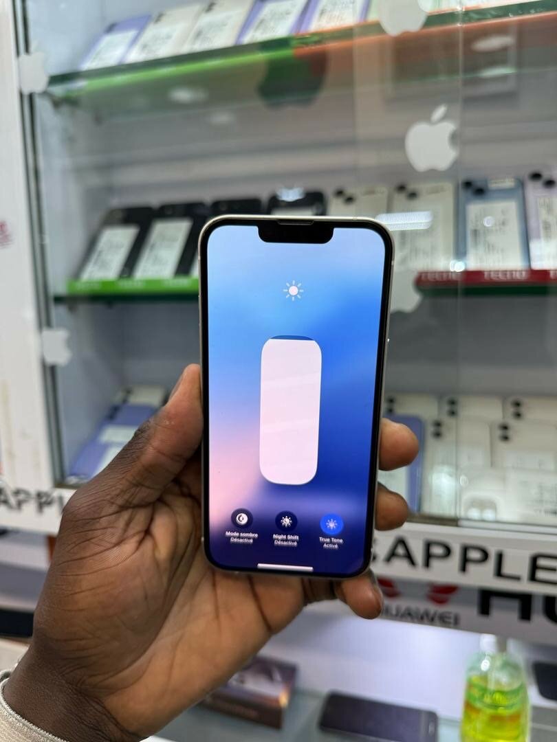 iPhone 13 128go quasi neuf