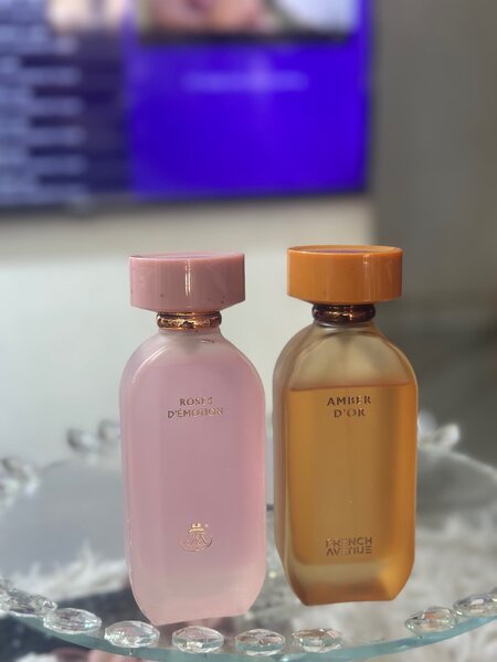 Duo de parfums élégants