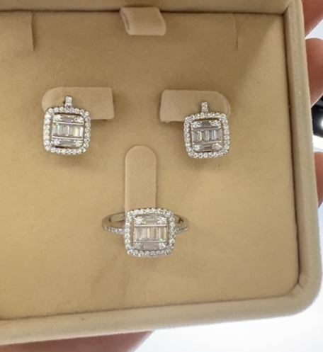 Изумительный комплект багет из чистого серебра