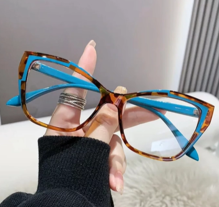NEW IN: Optical frames with Anti-blue light available in the color shown 💞