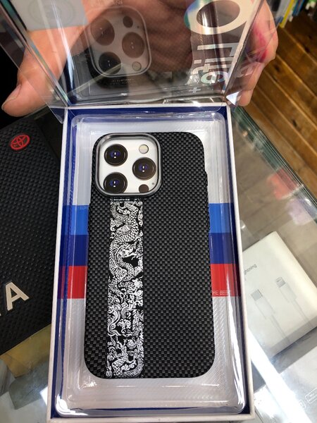 Чехол карбоновый с максейф