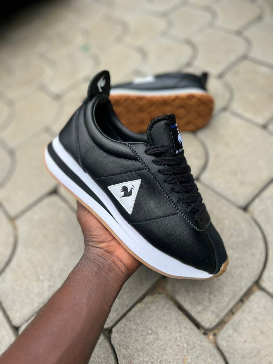 Sneakers en cuir élégants hommes