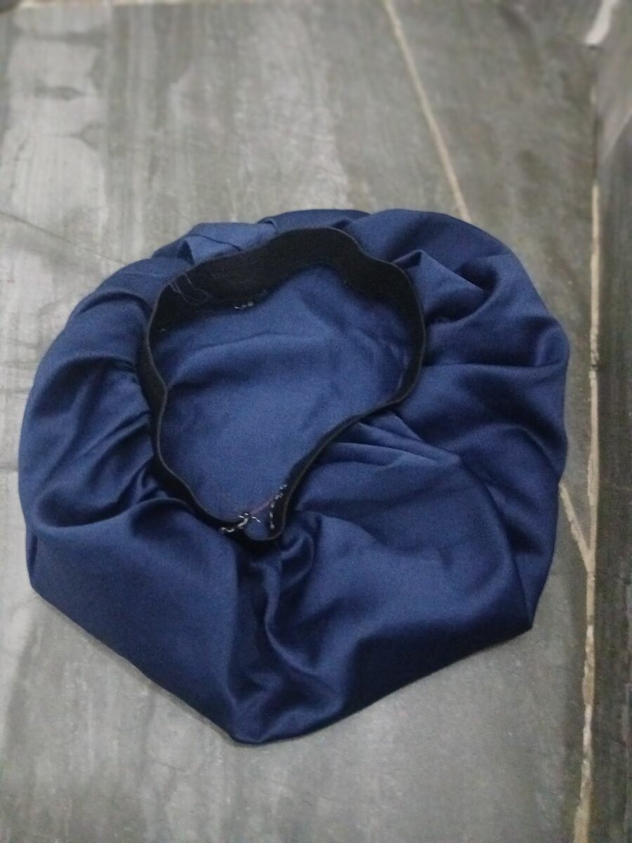 Bonnet de nuit en soie bleu