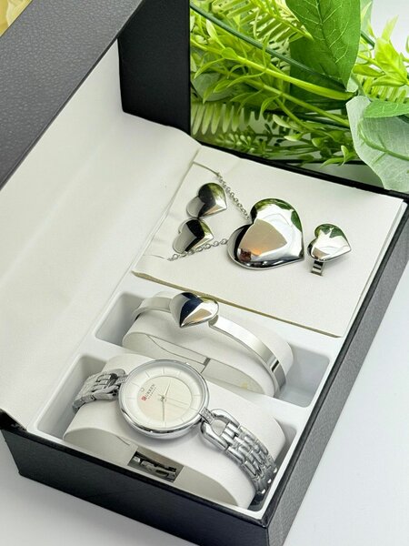 Montre complet pour ELLE