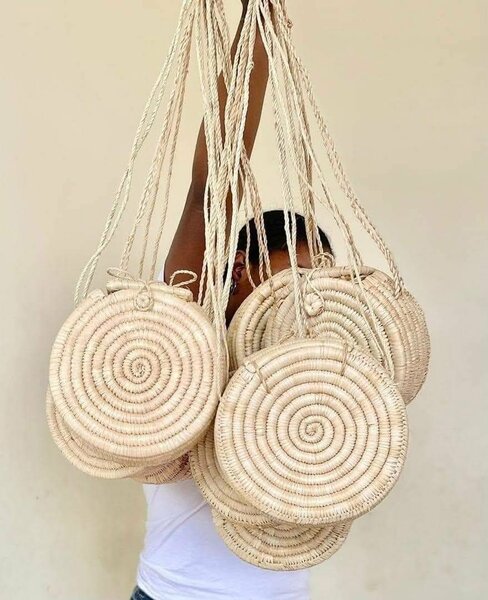 Sac en raphia tressé rond